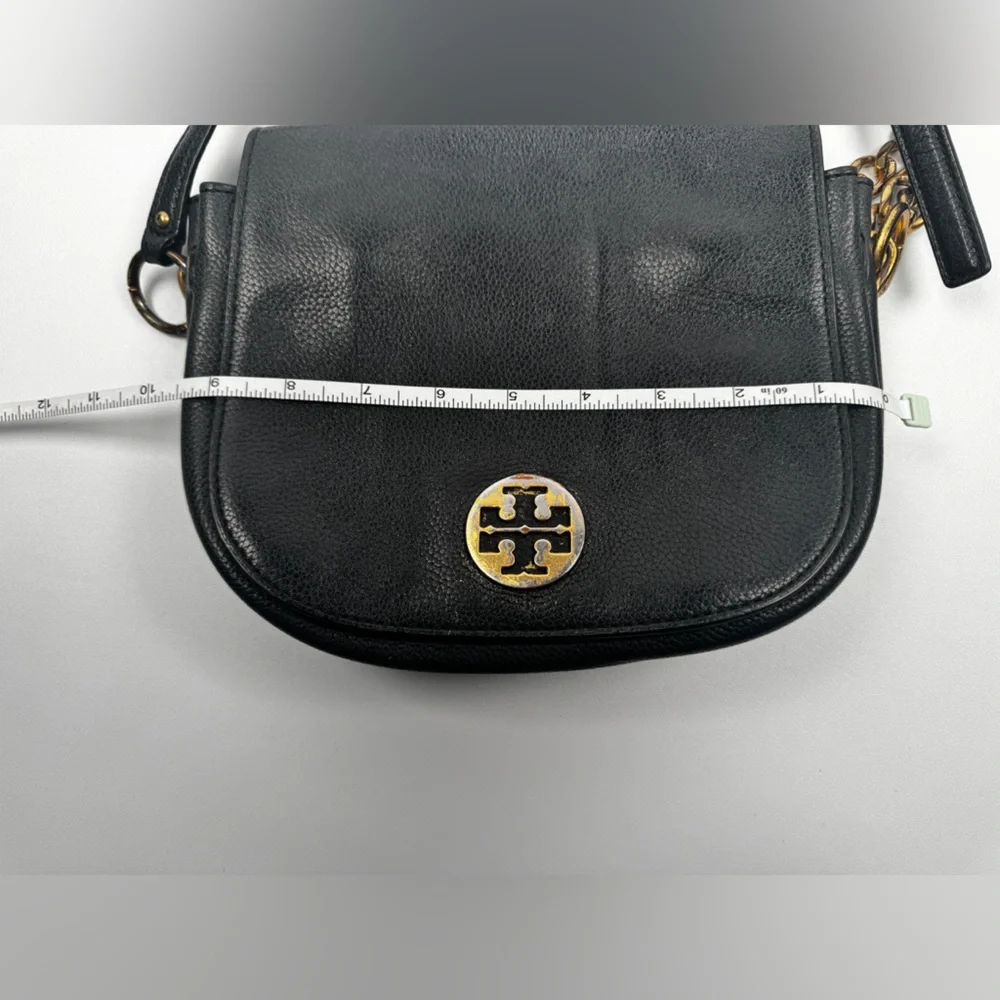 Tory Burch Everly Leather Flap Saddle Bag In Black